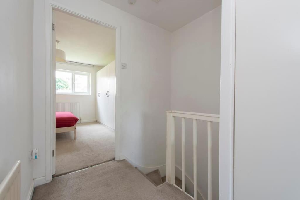 Lovely 2-Bed 15 Minutes To Central Londra Exterior foto