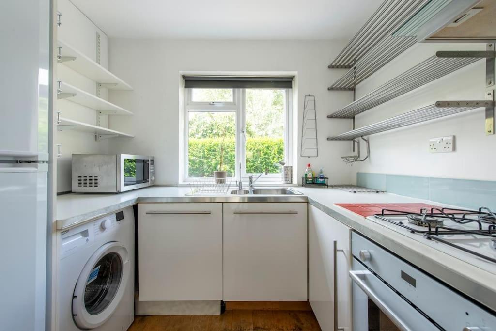 Lovely 2-Bed 15 Minutes To Central Londra Exterior foto