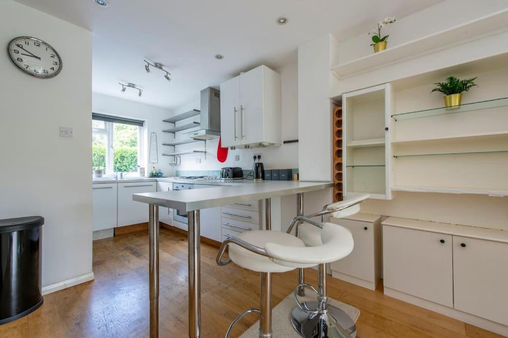 Lovely 2-Bed 15 Minutes To Central Londra Exterior foto