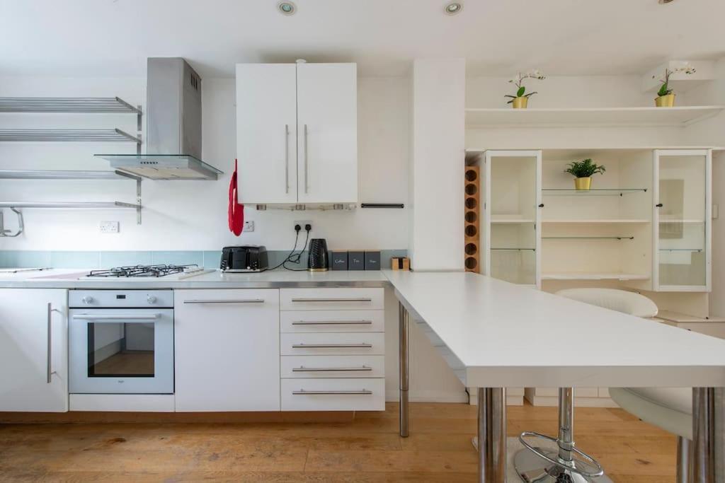 Lovely 2-Bed 15 Minutes To Central Londra Exterior foto