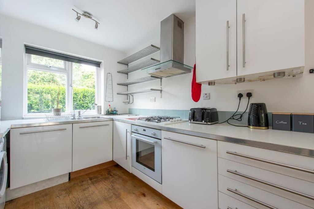Lovely 2-Bed 15 Minutes To Central Londra Exterior foto