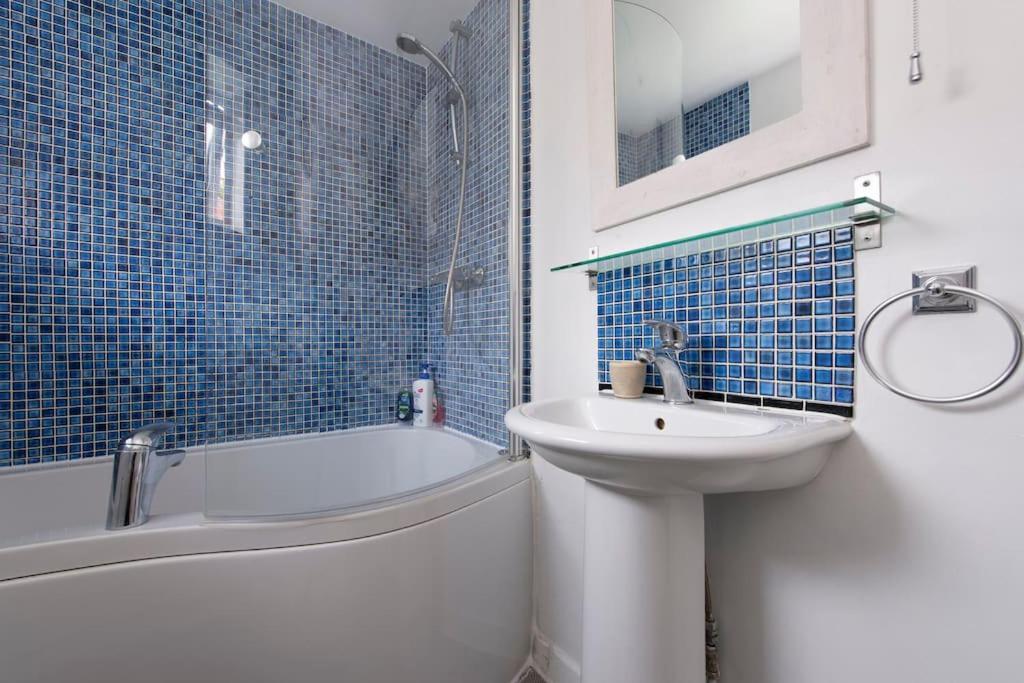 Lovely 2-Bed 15 Minutes To Central Londra Exterior foto