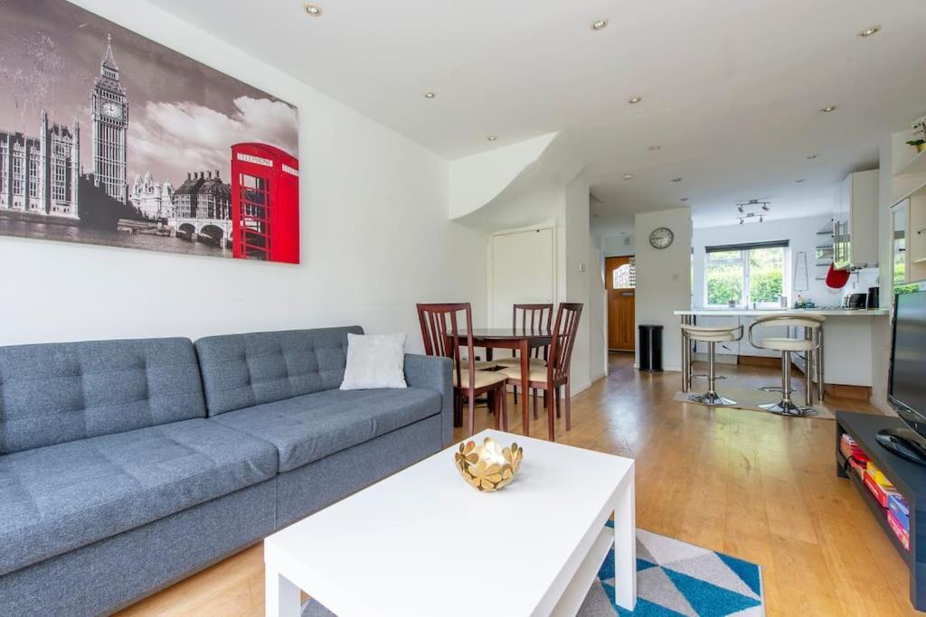 Lovely 2-Bed 15 Minutes To Central Londra Exterior foto
